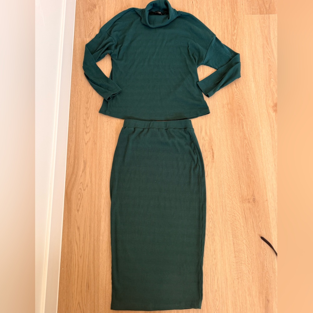 PrettyLittleThing Green Skirt Set